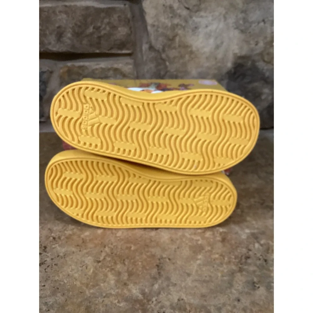 Adidas Disney Winnie the Pooh VL Court Sneakers Yellow White Toddler 9K New